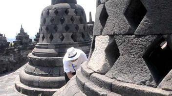 Hot News! Larang Muslim Wisata ke Candi Borobudur karena Haram, Ustaz Ini Disindir Abu Janda: Kok Panas ke Tempat Ibadah?