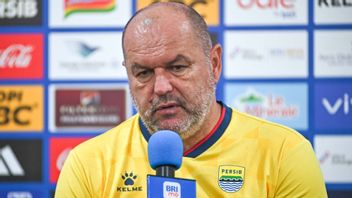 PSBSのケージに足を踏み入れたボジャン・ホダックは、ペルシブにホストのレメを考えないように頼んだ。