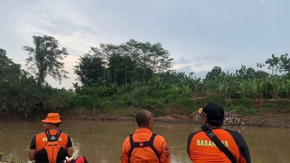 Sehari Hilang, Tim SAR Masih Cari Mahasiswa Tenggelam di Sungai Kampar