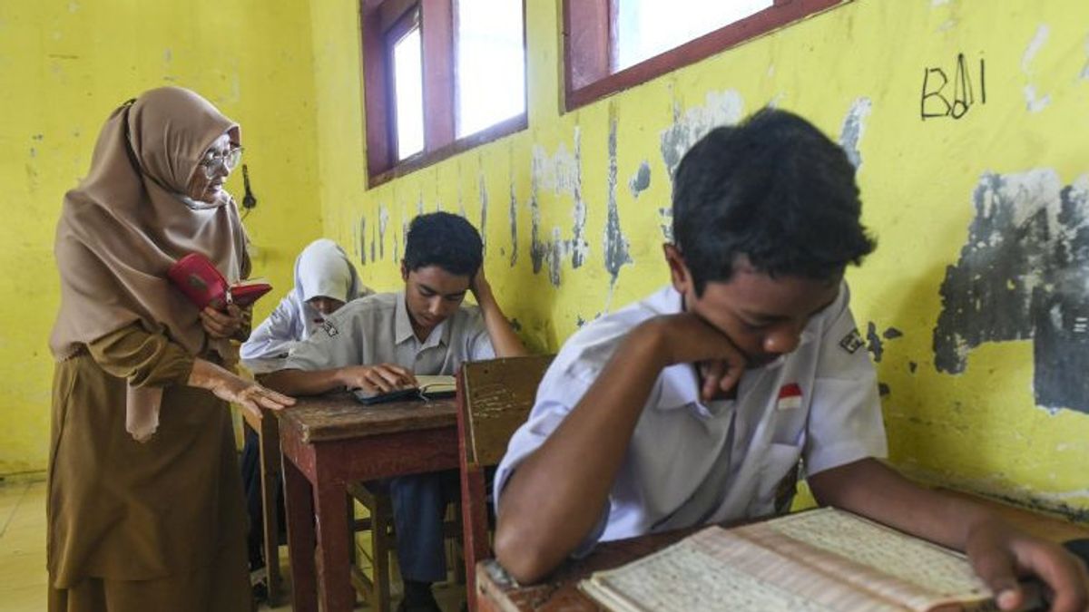 Kemendikdasmen Beri Tunjangan Khusus Guru Terdampak Bencana Rp6 Juta