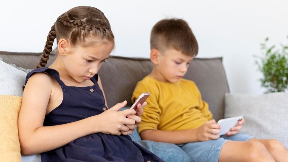 Orang Tua dan Sekolah Wajib Tahu Cara Lindungi Anak dari Ancaman Siber di Dunia Digital