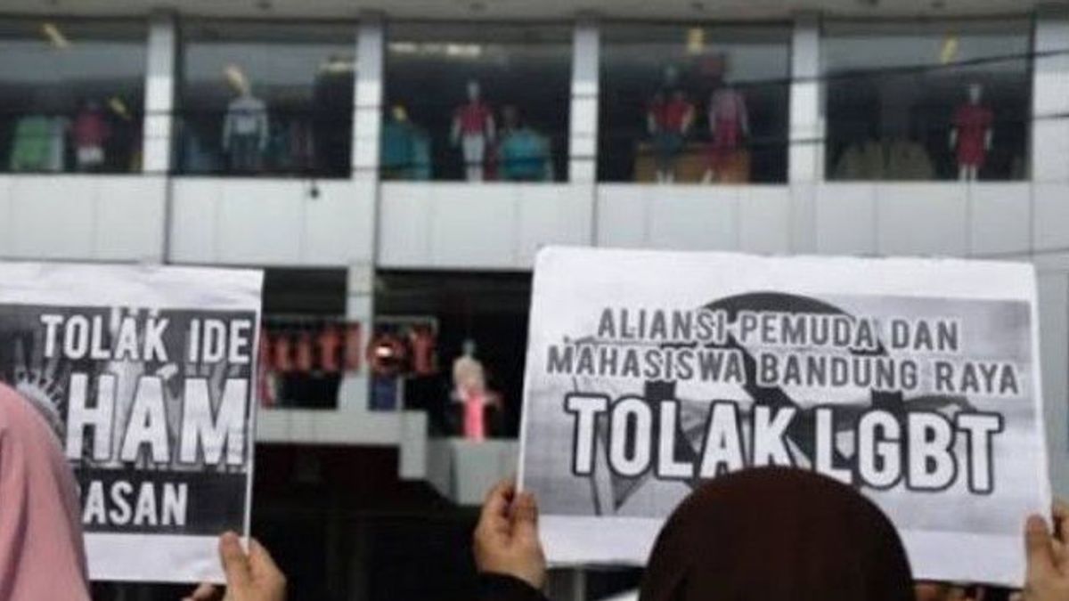 Oknum Prajurit TNI Terlibat LGBT, Pengamat: Pecat Saja