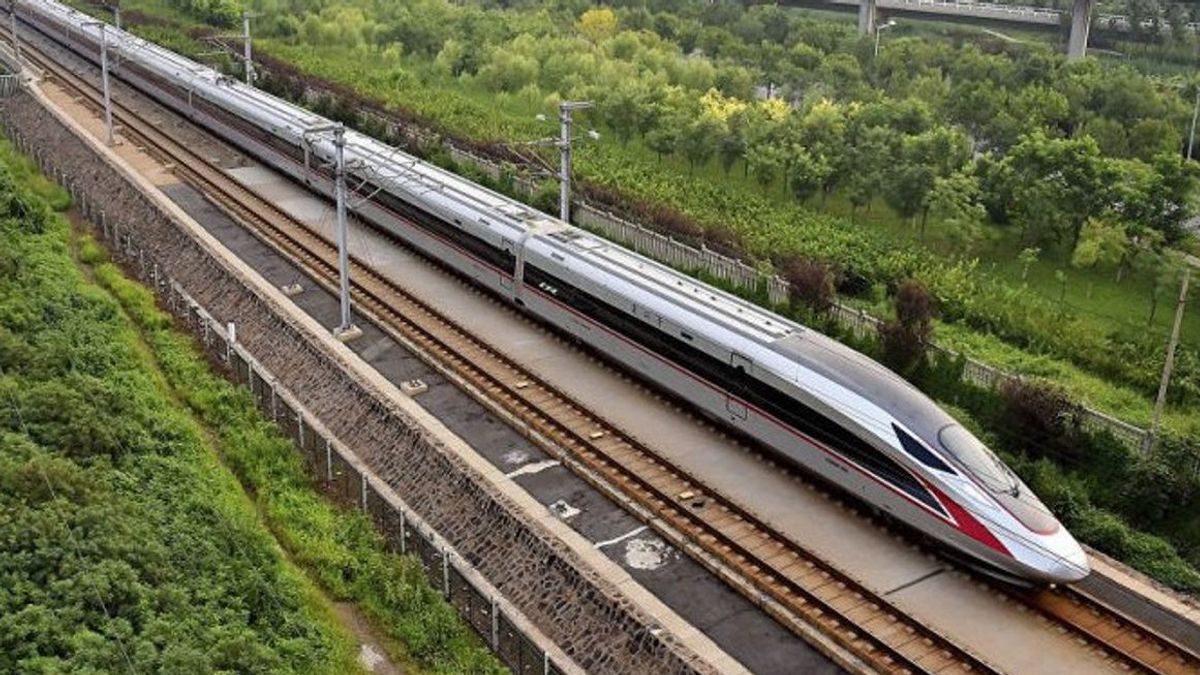 Le Projet De Train à Grande Vitesse Jakarta-Bandung Utilise Le Budget De L’État, La Valeur Du Gouvernement PKS Est Incohérente