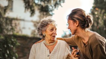 Trik Membangun Hubungan Harmonis dengan Mertua