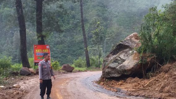 Jalur Selatan Garut yang Sempat Tertutup Longsor Sudah Bisa Dilintasi