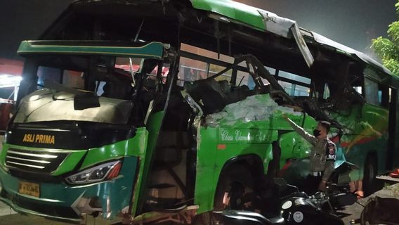 سائق حافلة القاتل, توفي اثنين من الركاب على الفور في حادث على Tangerang – ميراك تول الطريق KM 46,500