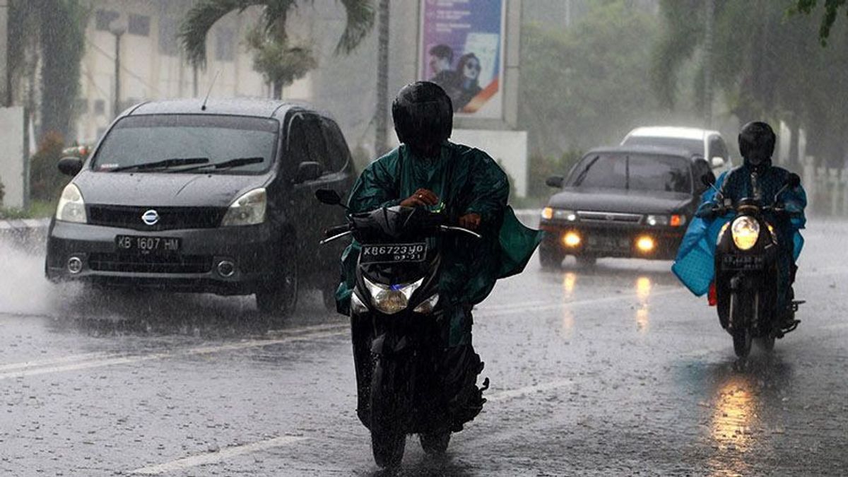 ジャカルタは土曜日の午後に雨が降ると予報されています