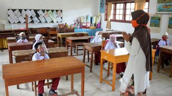 好消息！爪哇-巴厘岛以外的PPKM 3级区域可以开设面对面学校