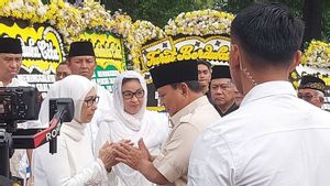 使用巧克力和咖啡的狩猎,Prabowo来到DKI前副省长Eddie Nalapraya仪馆