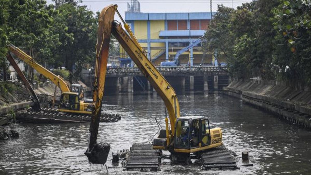 Pemprov DKI Diminta Bikin Terobosan untuk Manfaatkan Lumpur Hasil Kerukan