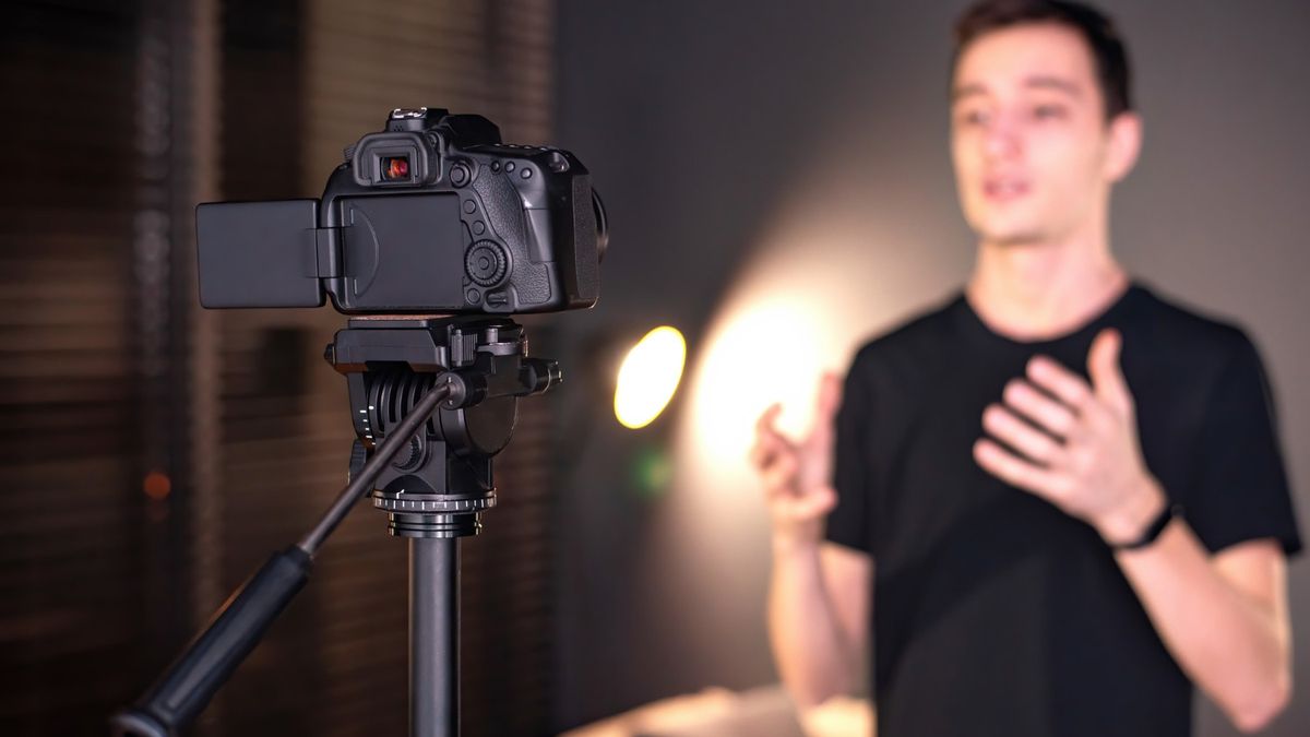 Rekomendasi Kamera Vlog Terbaik yang Mendukung Kebutuhan Content Creator