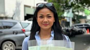 4 Years Of Fighting, Nirina Zubir Finally Received A Family Land Certificate
