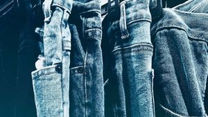 Tips Merawat Celana Jeans supaya Warnanya Tidak Gampang Pudar dan Kusam