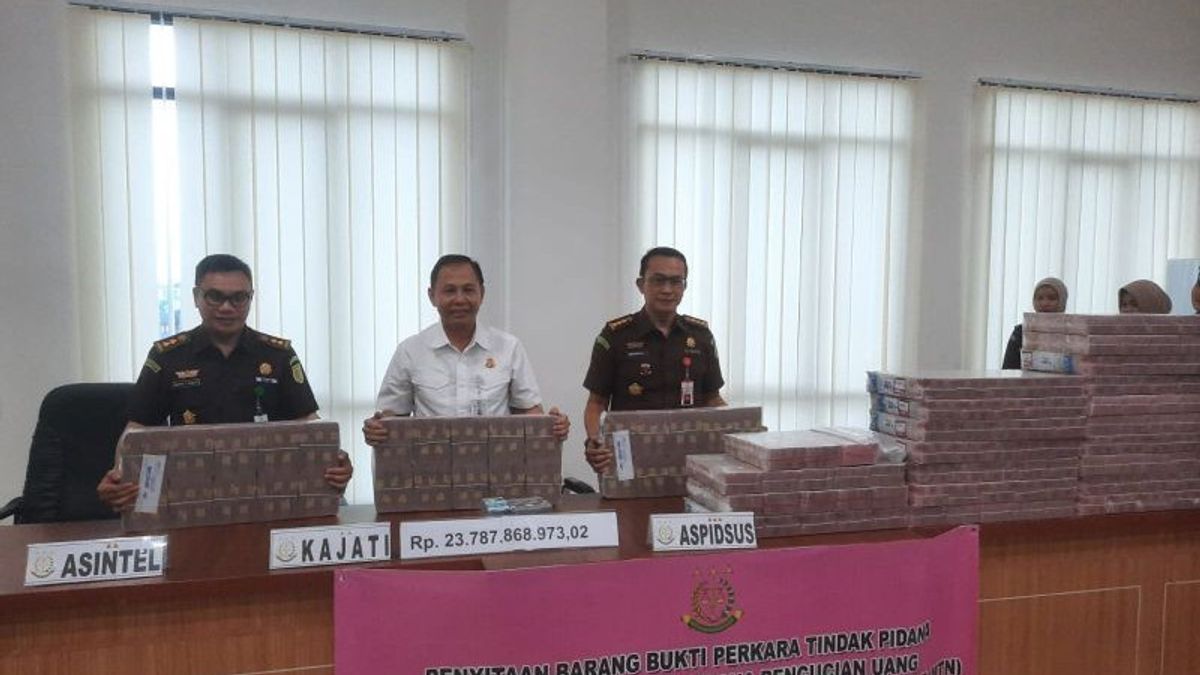 Prosecutor's Office Submits Case Files For 3 Suspects Alleged Corruption Failed To Pay PT SNP's Debt Letter To Bank Jambi