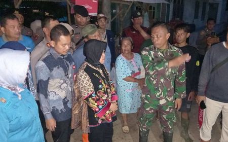 Mensos Pastikan Perbaiki Rumah Rusak Akibat Banjir di Cirebon