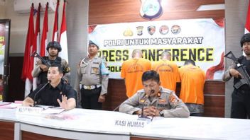 The 'Tuyul' Gang Of Money And Gold Thieves In Parimo Was Arrested By The Police