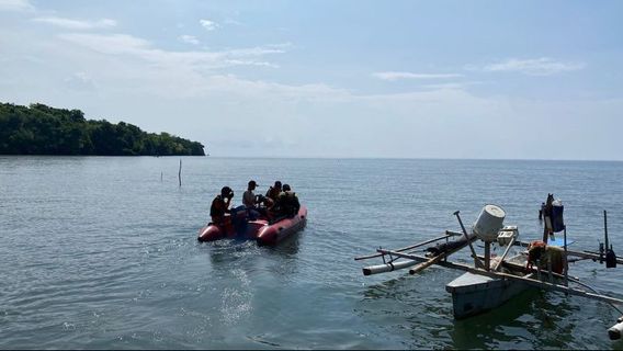 فريق البحث والإنقاذ يبحث عن صياد مفقود على شاطئ شمال ميناهاسا ليلانج