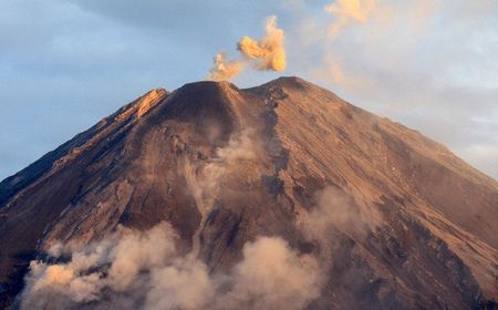 Gunung Semeru Erupsi, Lontarkan Abu Vulkanik Setinggi 500 Meter