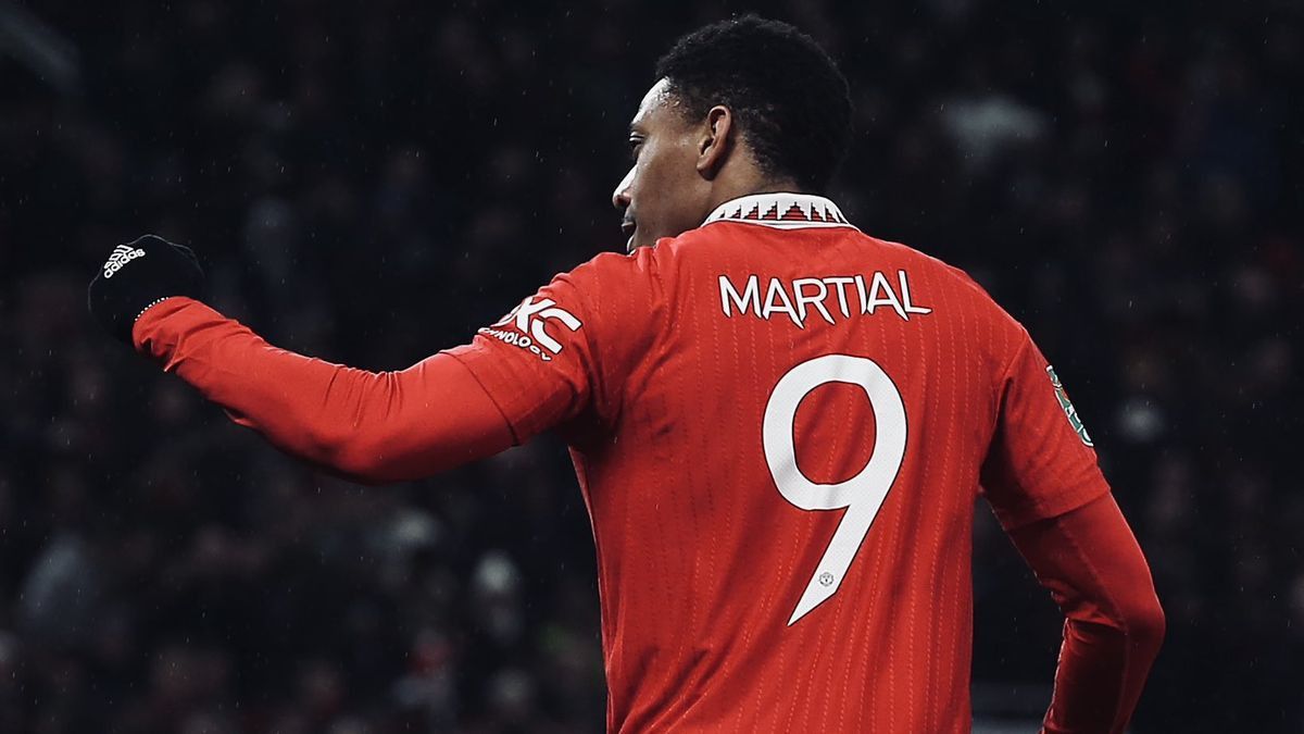 The Match Against Sevilla Is An Opportunity For Martial To Save His Career At MU
