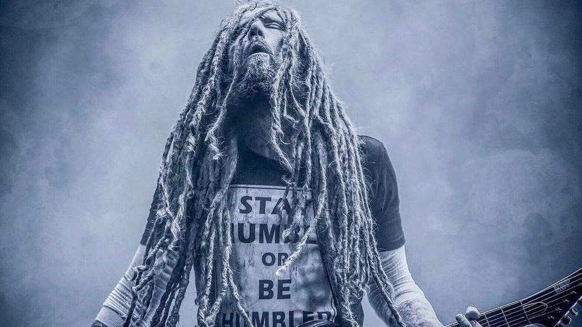 Korn Guitarist Brian 'Head' Welch Says He's Not Religiously Addicted, Just Too Passionate