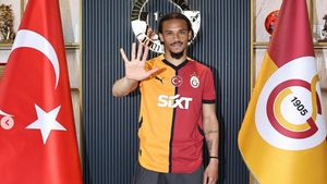 Klub Turki Galatasaray Resmi Perkenalkan Transfer Leroy Sane