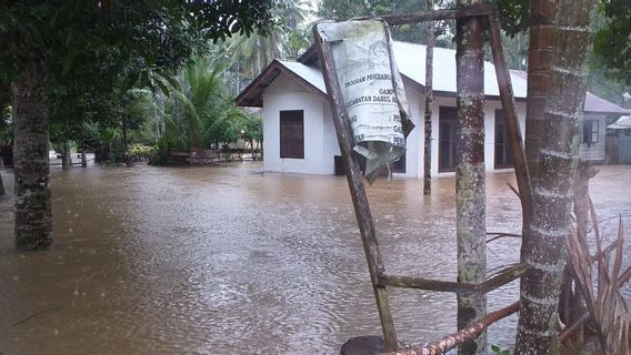 亚齐再也地区20个村庄被洪水淹没