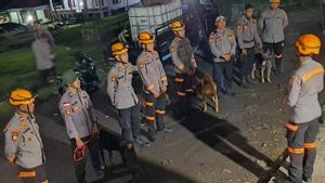 Polri Kerahkan 4 Anjing Pelacak Cari Korban Hilang Banjir Bandang Nagekeo