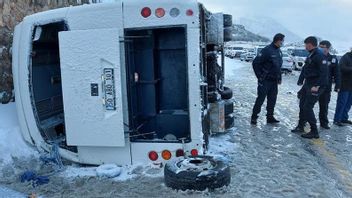 Returning From The Ski Resort, Indonesian Tourist Bus Accidents And Turns Over In Turkey