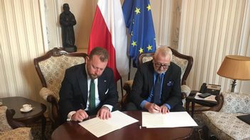 استقالة وزير الصحة البولندي لوكاس سزوموفسكي بسبب مزاعم الفساد