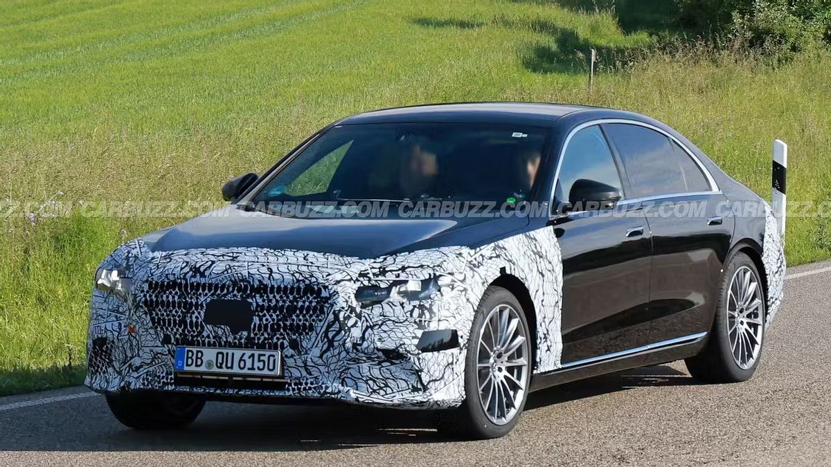 Mercedes-Benz S-Class Latest Arrested Camera Tested, Possible Year-End Launch
