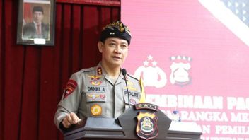 Bali Police Chief Gather Pecalang Ahead Of The 2024 Pilkada