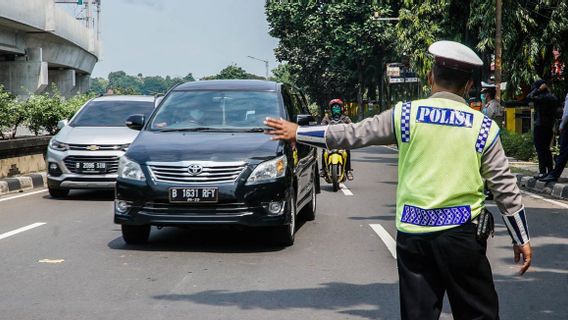 Ekonom Nilai Kebijakan PPKM Memboroskan Anggaran: Ini ‘Pil Pahit’ yang Harus Dilakukan