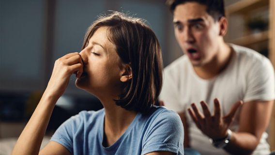 8 signes que les couples prennent des mesures de cohérence, y compris la violence domestique?