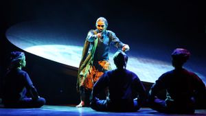 Maudy Koesnaedi Bawa Semangat Nyi Ageng Serang di Atas Panggung Monoplay Melati Pertiwi