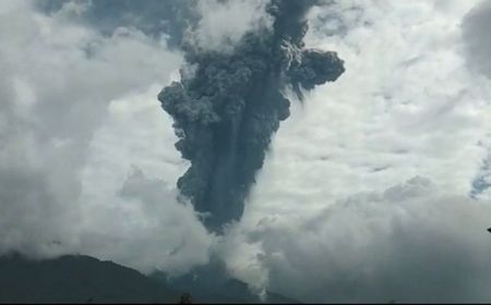 Puluhan Warga Agam Tinggal di Radius 4,5 Kilometer dari Gunung Marapi