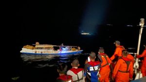 Mati Mesin di Perairan Banggai, Perahu Berisi 1 Keluarga Dievakuasi Tim SAR