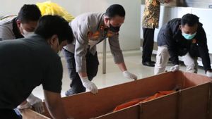 Pasangan Suami Istri Asal Lampung Korban Dukun Pengganda Uang Diserahkan ke Keluarga