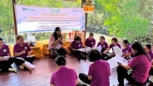 Pelindo Dukung Pemberdayaan Masyarakat Pesisir melalui Pelatihan Teknik Ecoprint di Denpasar