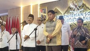 Government Renovates Unlivable House for Students of People's School