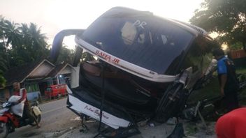 بنجكولو فنون الدفاع عن النفس تحطم حافلة رياضية في كور ، 2 أشخاص أصيبوا