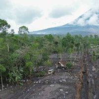 Badan Geologi Kerahkan Tim Drone dan Ahli Pantau Gunung Semeru