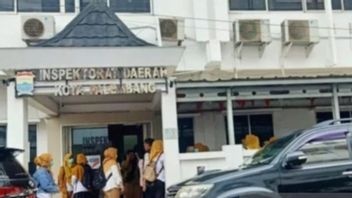 Considéré par Roggan, le chef du centre de santé de Sabokingking Palembang interdit aux employés enceintes seront licenciées