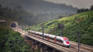 Kereta Cepat Whoosh Berperan Penting sebagai Katalisator Ekonomi