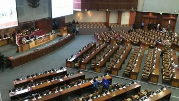 Rapat Paripurna DPR, Puan Terima Laporan Hasil Pemeriksaan Keuangan Pemerintah Pusat 2022 dari BPK