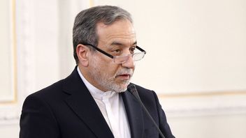 Iranian media reported that Araghchi went to Pakistan on a short trip of 3 countries.