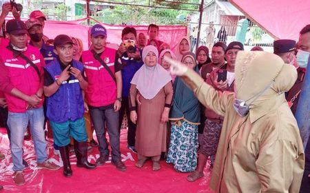 Mensos Risma Kesal Tagana ‘Tak Kerja’ di Pengungsian Banjir Sigi: Urus Korban, Bantu Mereka Bukan Malah Bikin Konten