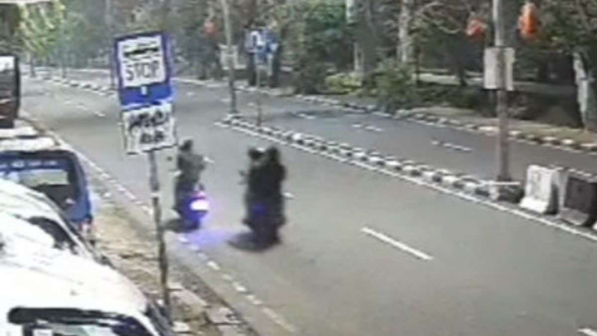 Kawasan Duren Sawit Rawan Begal: Karyawan Pulang Kerja Ditendang 3 Rampok Bersajam