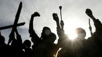 Action Sauvage De Groupes De Jeunes à Cipinang Jaktim, Les Maisons Des Gens Sont Frappées Par Des Feux D’artifice