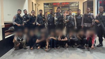 Convoy While Carrying Sajam, 12 Teenagers Arrested By Police On Jalan Raya Kresek Kosambi
