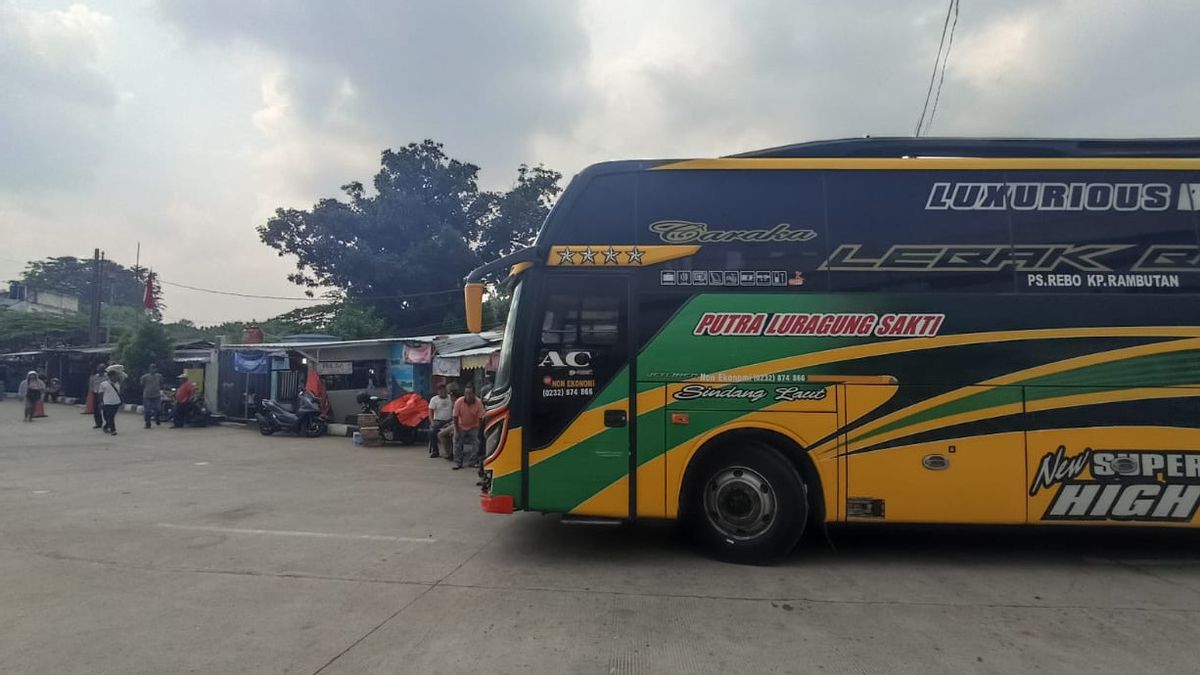 Head Of Terminal Poris-Lebak Bulus Umbau Passengers Not To Get Off On The Road